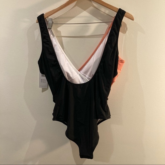 CUPSHE Sz L One piece color block peach /salmon black white tank suit NEW - Picture 3 of 8